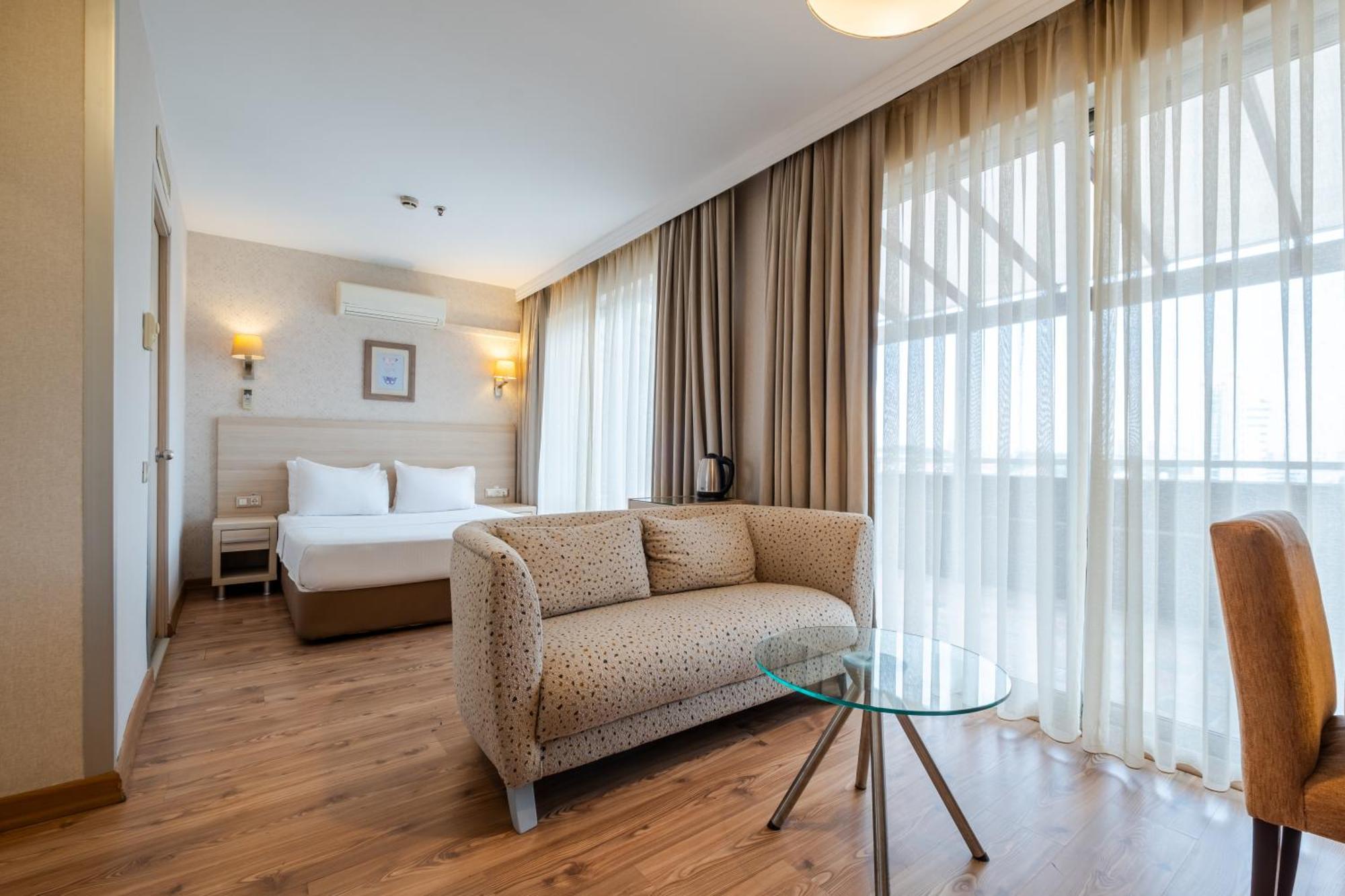 Ramada By Wyndham Ankara Hotell Exteriör bild