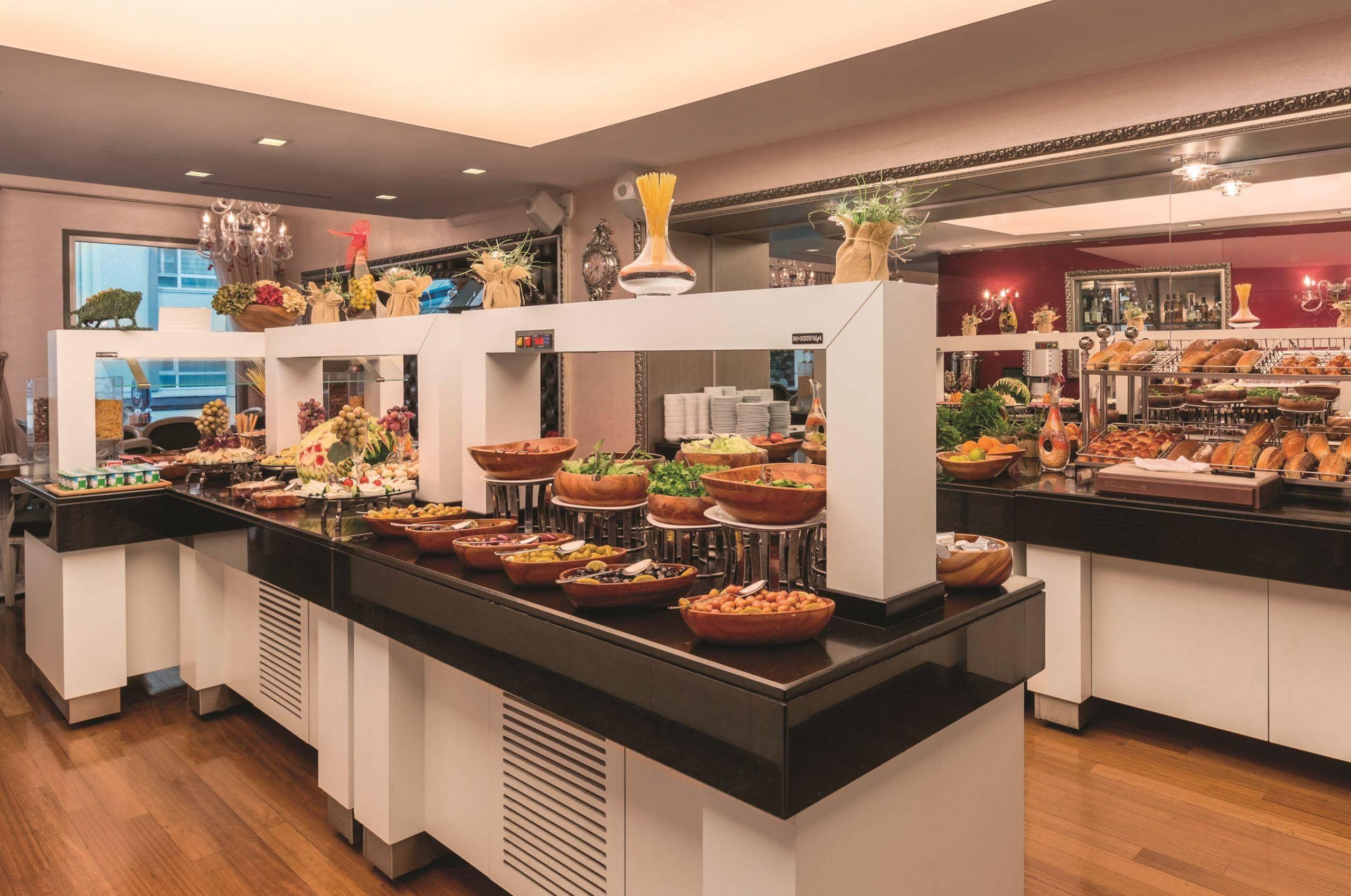 Ramada By Wyndham Ankara Hotell Exteriör bild